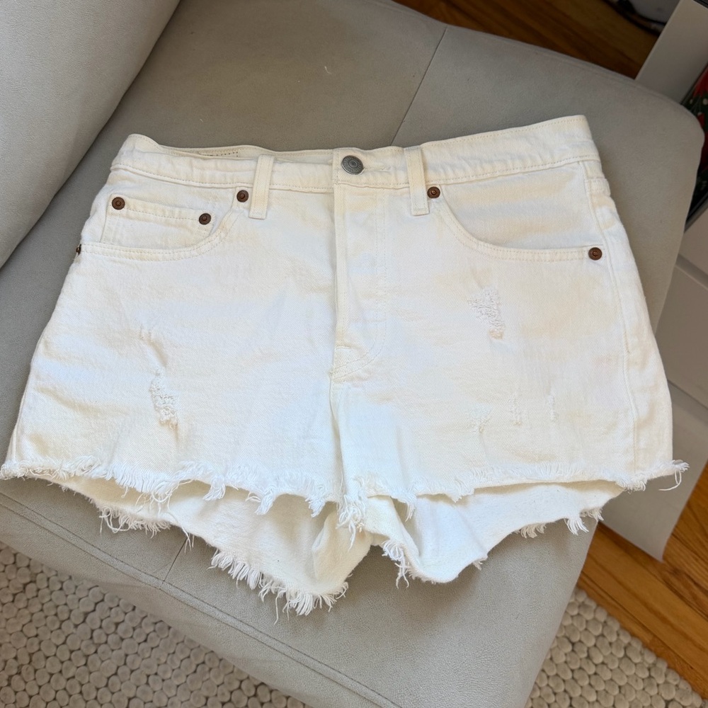 Women's White Distressed 501 Levi’s Denim Shorts